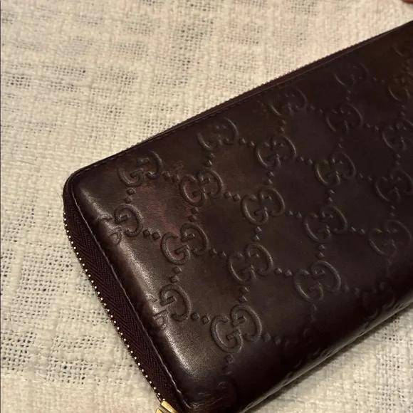 Gucci Brown Embossed Leather Zip-Around Wallet - Picture 8 of 8